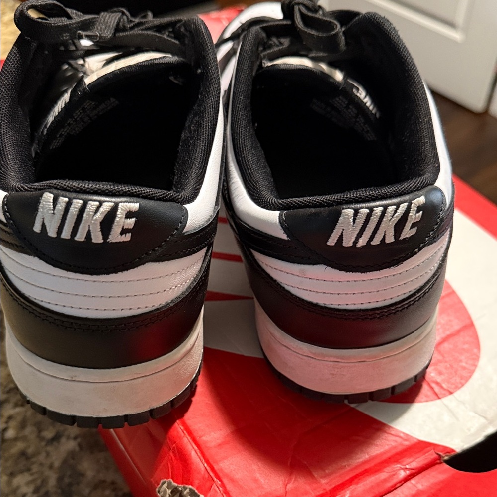 Nike Men's Classic Black and White Sneakers - Picture 3 of 4